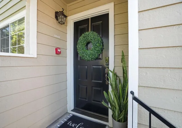 Photo 3 of Condo for sale at 5940 Bridgeport Lake Way, San Jose, CA 95123 | MLS# ML82063823 | Listing updated on 2026-10-12