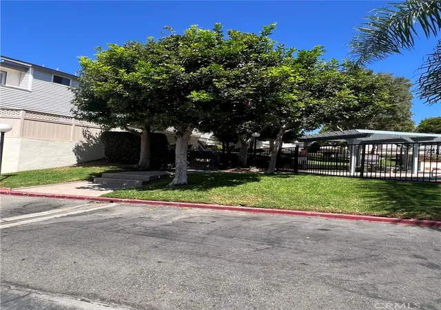 Listing Photo 4 - Condo for sale in building located at 15111 Freeman Ave, Lawndale, CA 90260 - Unit #35