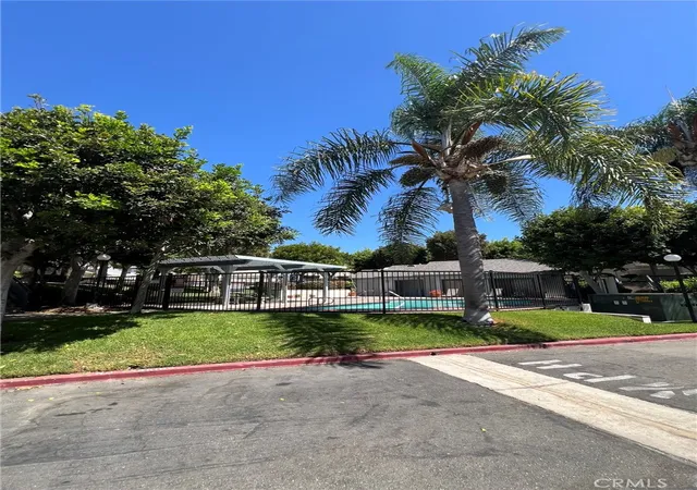 Listing Photo 5 - Condo for sale in building located at 15111 Freeman Ave, Lawndale, CA 90260 - Unit #35