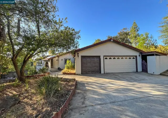 Photo 3 of Single family home for sale at 337 Livorna Hts Rd, Alamo, CA 94507 | MLS# 41150513 | Listing updated on 2026-10-10
