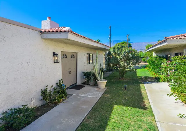 Listing Photo 4 - Condo for sale in building located at 78169 Lago Dr, La Quinta, CA 92253