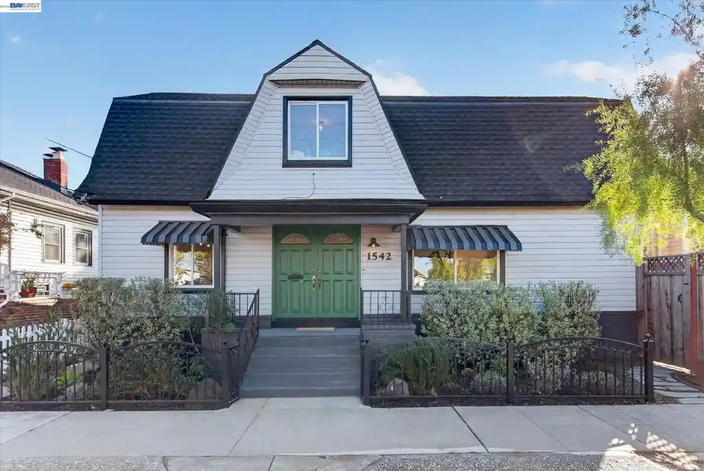 Single family home for sale at 1542 3rd Street, Alameda, CA 94501 | MLS# 41150527