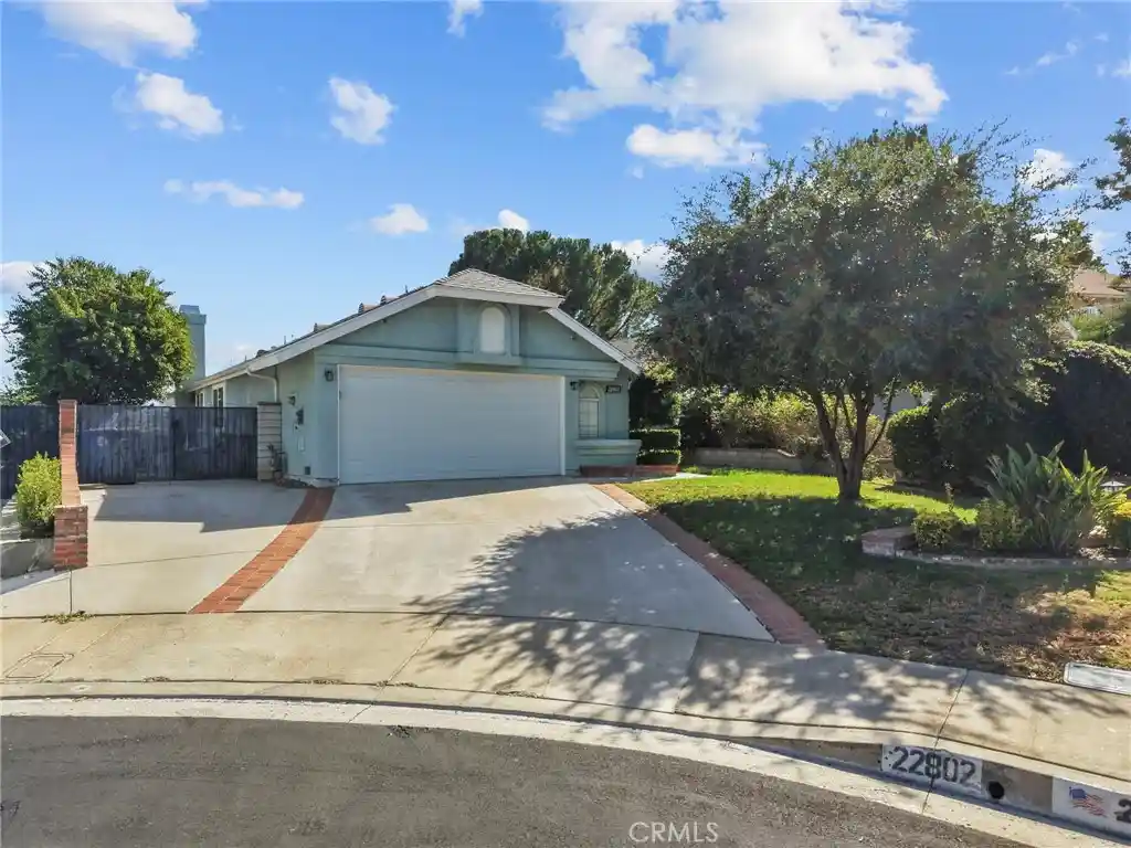 Single family home for sale at 22802 Acacia Ct, Santa Clarita, CA 91390 | MLS# SR26217222