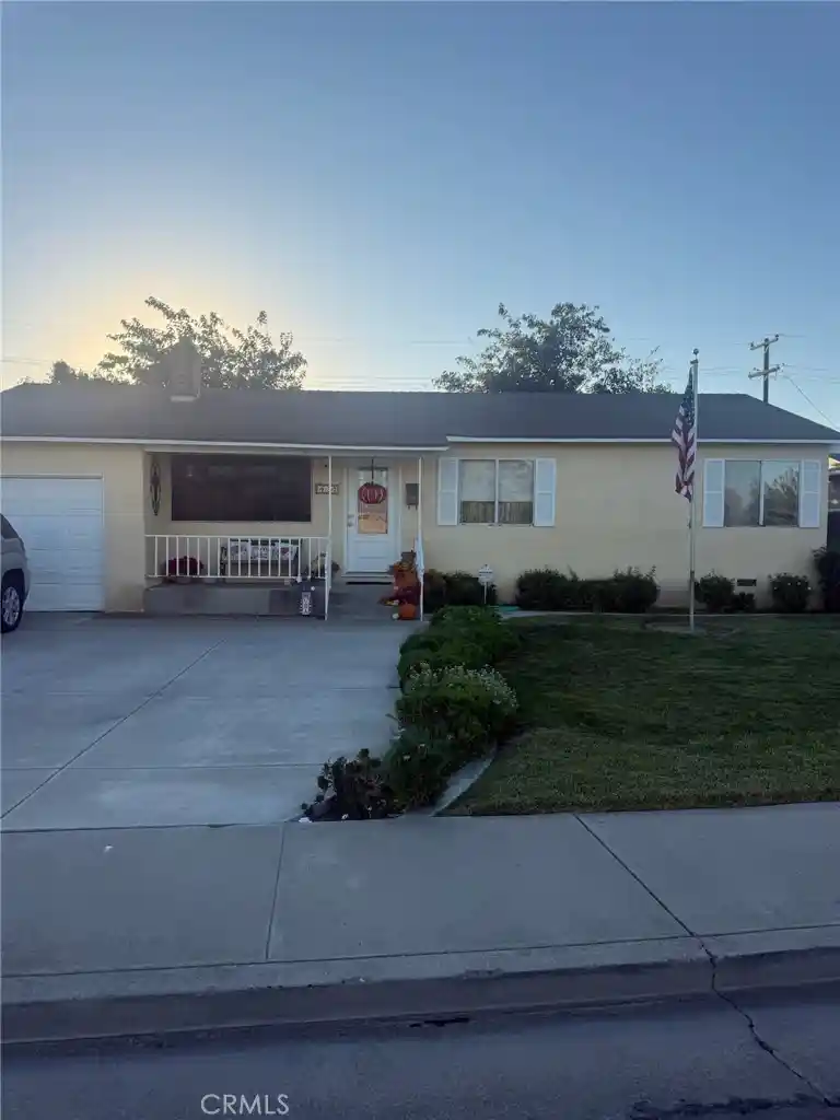 Photo 1 of Sale Pending at 937 Granada, Los Banos, CA 93635 | MLS# MC26218396 | Listing updated on 2026-10-26