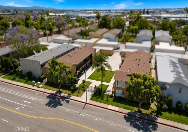 Photo 3 of Multi family home for sale at 2312 Commonwealth, Fullerton, CA 92831 | MLS# OC26218525 | Listing updated on 2026-10-09