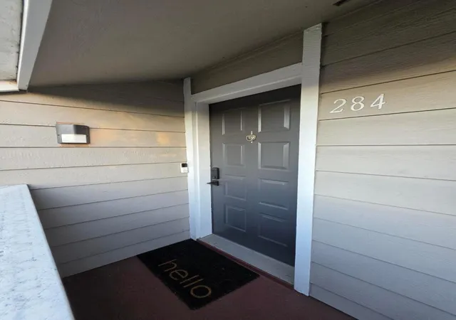 Photo 2 of Condo for sale at 284 Stonegate Cir, San Jose, CA 95110 | MLS# ML82063846 | Listing updated on 2026-10-09