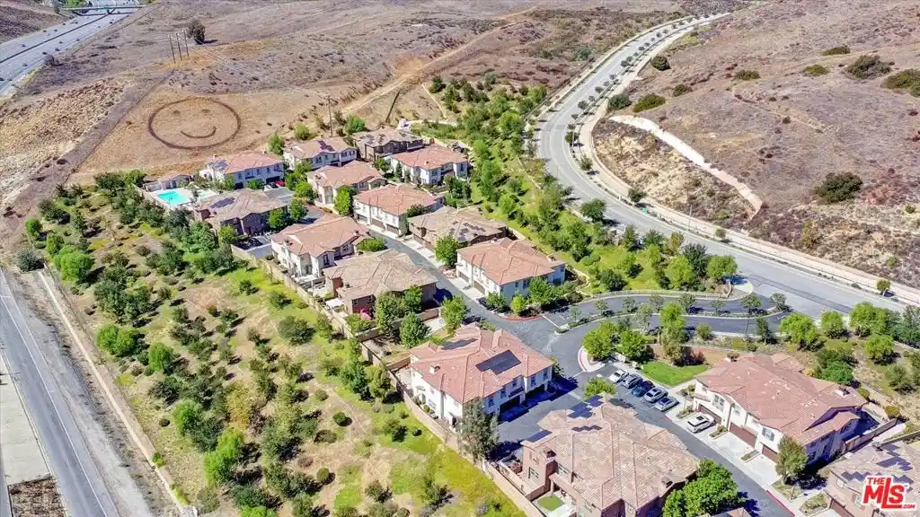 Condo for sale at 2431 Birchknoll Ct #2, Simi Valley, CA 93063 | MLS# 26995817