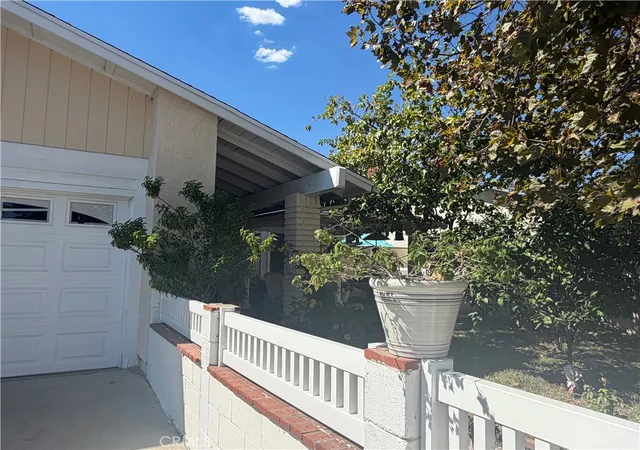 Photo 3 of Single family home for sale at 12331 Kitching St, Moreno Valley, CA 92557 | MLS# IG26218518 | Listing updated on 2026-10-10
