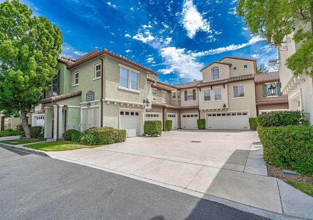 Photo 2 of Townhouse for sale at 28246 Canterbury Ct, Valencia, CA 91354 | MLS# 260024388SD | Listing updated on 2026-10-07
