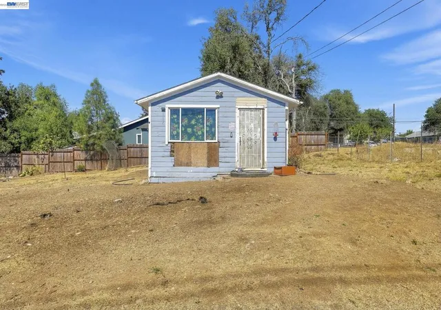 Photo 1 of Single family home for sale at 15936 18th Avenue, Clearlake, CA 95422 | MLS# 41150544 | Listing updated on 2026-10-07