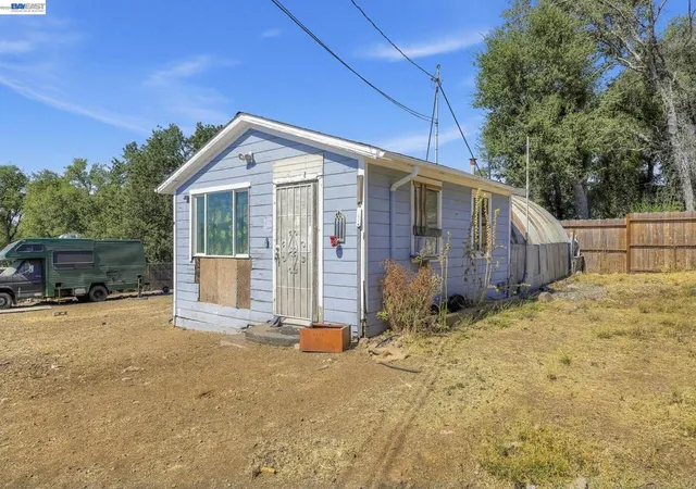 Photo 3 of Single family home for sale at 15936 18th Avenue, Clearlake, CA 95422 | MLS# 41150544 | Listing updated on 2026-10-07