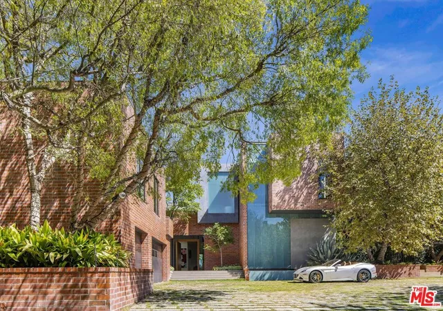 Photo 3 of Mansion for sale at 3350 Stoneridge Ln, Los Angeles, CA 90077 | MLS# 26998035 | Listing updated on 2026-10-08