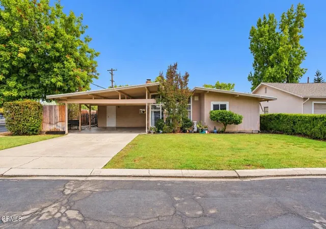 Photo 2 of Single family home for sale at 1417 Cherrywood Dr, Modesto, CA 95350 | MLS# V1-39147 | Listing updated on 2026-10-30