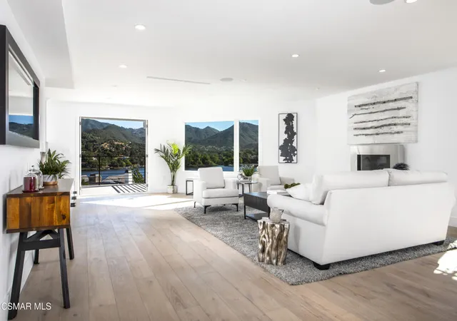 Photo 3 of Single family home for sale at 290 Lake Sherwood Dr, Lake Sherwood, CA 91361 | MLS# 226004785 | Listing updated on 2026-10-07