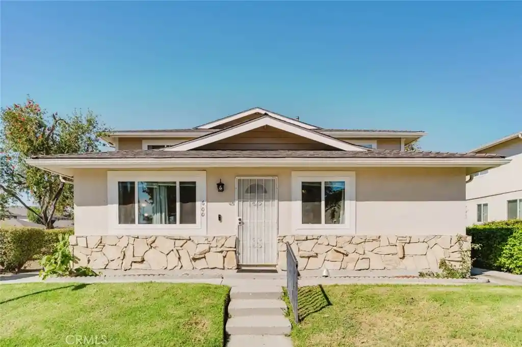 Condo for sale at 600 Avenida Del Platino, Newbury Park, CA 91320 | MLS# SR26218412