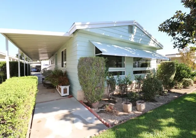 Photo 2 of Manufactured home for sale at 16742 Lake Knoll Ln #187, Yorba Linda, CA 92886 | MLS# OC26218708 | Listing updated on 2026-10-09
