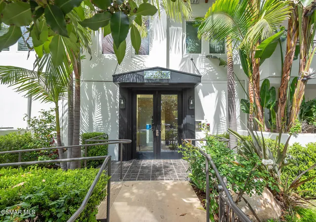 Photo 3 of Townhouse for sale at 4541 Colfax Ave #101, North Hollywood, CA 91602 | MLS# 226004786 | Listing updated on 2026-10-07