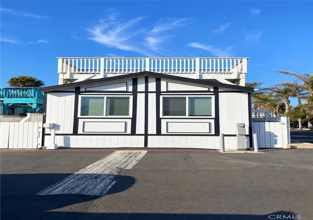 Photo 14 of Manufactured home for sale at 21752 Pacific Coast #3, Huntington Beach, CA 92646 | MLS# OC26218600 | Listing updated on 2026-10-12