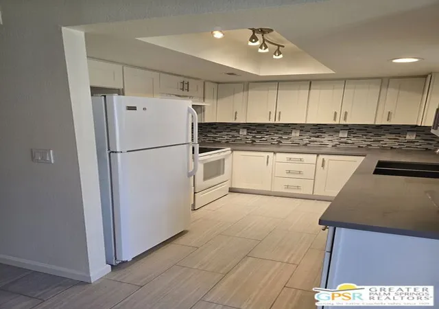 Photo 3 of Condo for sale at 5301 E Waverly Dr #219, Palm Springs, CA 92264 | MLS# 26995179PS | Listing updated on 2026-10-07