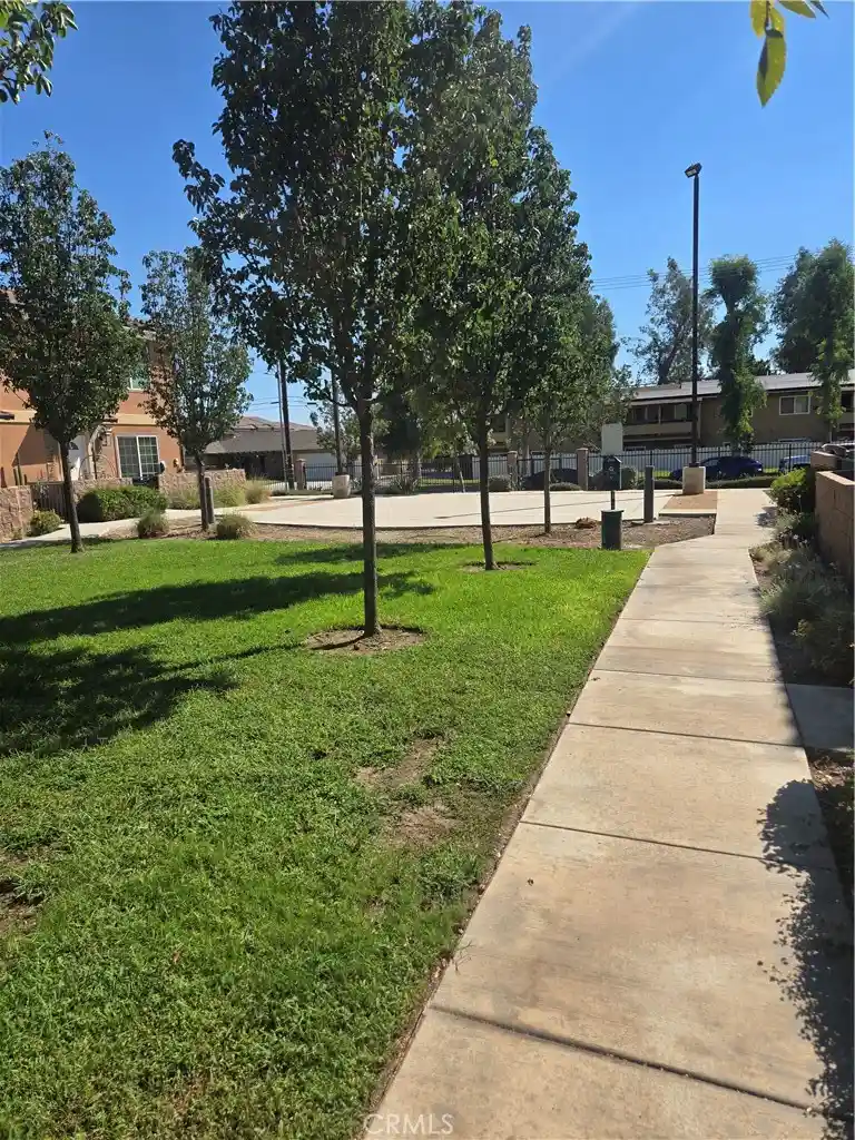 Listing Photo 2 - Condo for sale in 16408 Valencia located at 16408 Valencia, Fontana, CA 92335 - Unit 16408 Valencia
