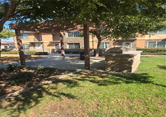 Listing Photo 3 - Condo for sale in building located at 16408 Valencia, Fontana, CA 92335