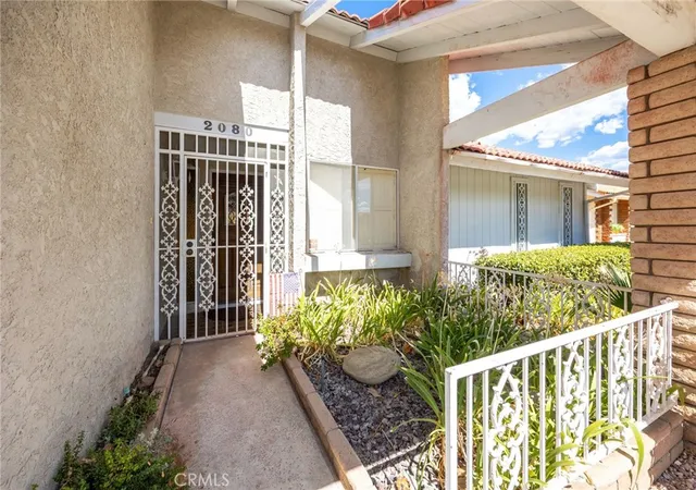 Photo 3 of Single family home for sale at 2080 Silver Oak, Hemet, CA 92545 | MLS# SW26218673 | Listing updated on 2026-10-08