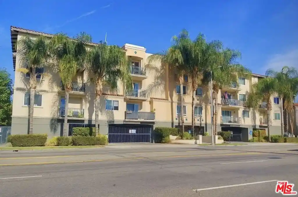 Condo for sale at 13941 Sherman Way #208, Van Nuys, CA 91405 | MLS# 26997891