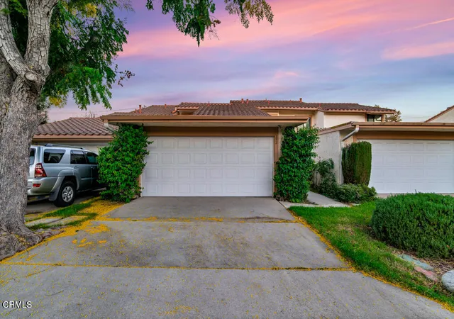 Townhouse for sale at 292 San Vincente Cir, Newbury Park, CA 91320 | MLS# V1-39154