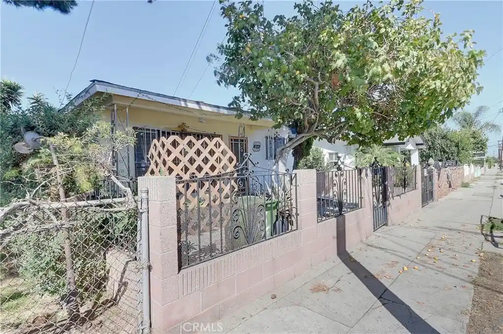 Photo 1 of Multi family home for sale at 364 W Ofarrell St, San Pedro, CA 90731 | MLS# OC26217806 | Listing updated on 2026-10-20
