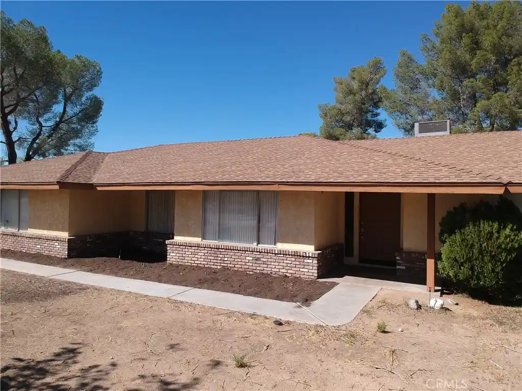 Photo 1 of Single family home for sale at 19430 Tomahawk Rd, Apple Valley, CA 92307 | MLS# IG26218886 | Listing updated on 2026-10-09