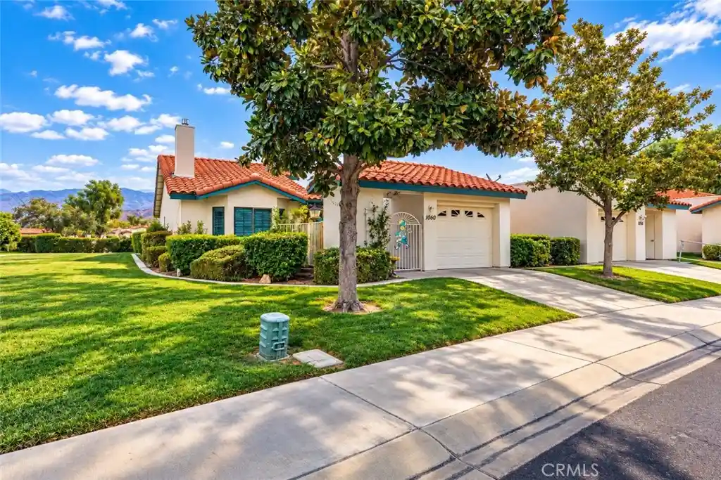 Photo 1 of Single family home for sale at 1060 Clubhouse, Hemet, CA 92545 | MLS# SW26218880 | Listing updated on 2026-10-10