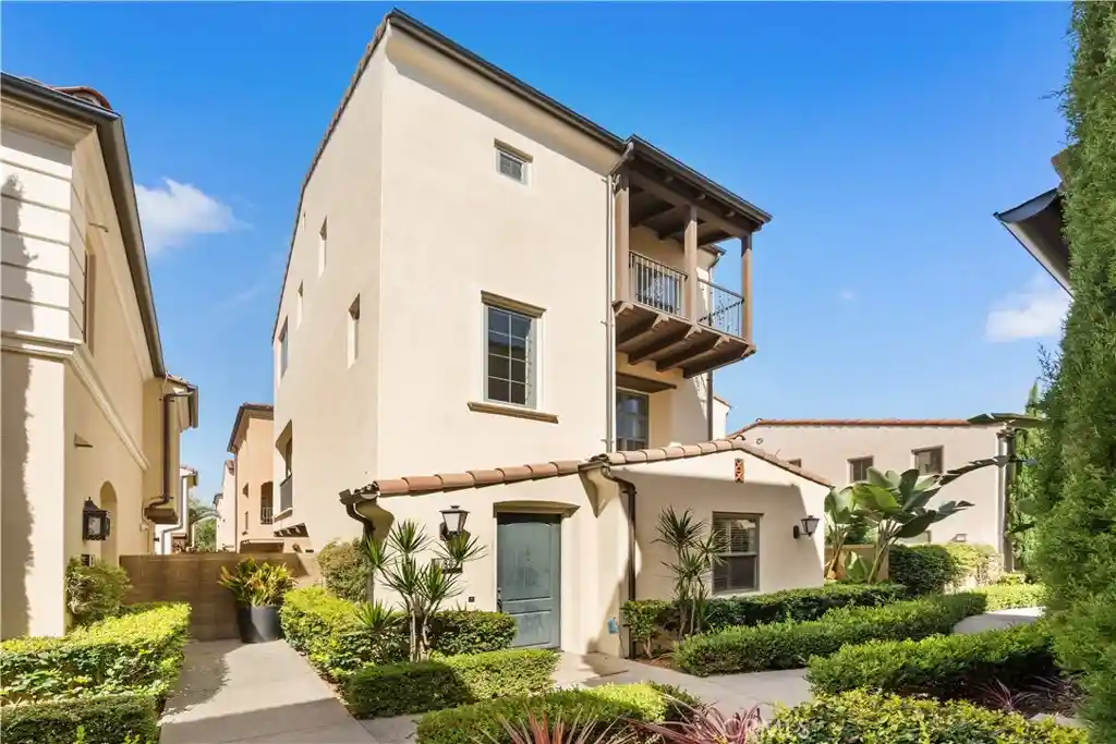 Listing Photo 1 - Condo for sale in 80 Strawberry located at 80 Strawberry, Irvine, CA 92620 - Unit 80 Strawberry