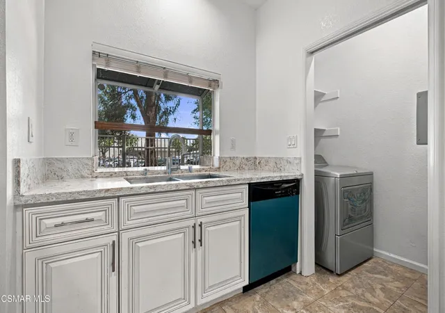 Photo 3 of Townhouse for sale at 688 Indian Oak Ln #107, Oak Park, CA 91377 | MLS# 226004793 | Listing updated on 2026-10-09