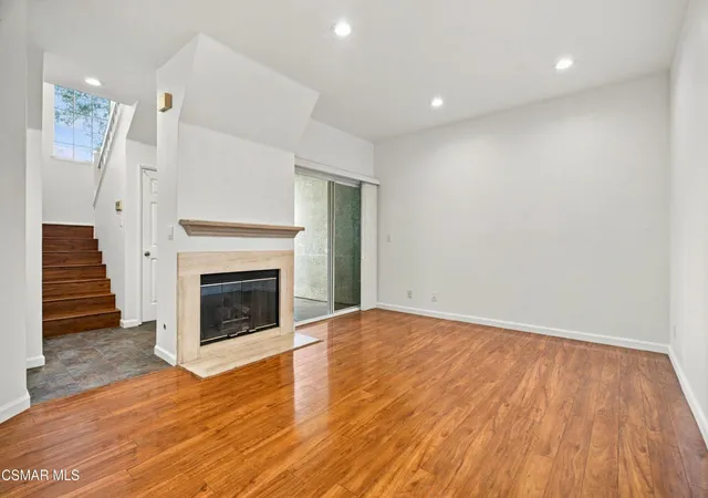 Photo 4 of Townhouse for sale at 688 Indian Oak Ln #107, Oak Park, CA 91377 | MLS# 226004793 | Listing updated on 2026-10-09