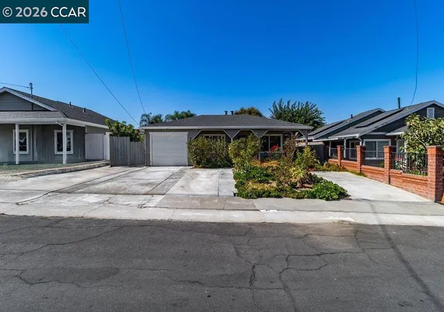Photo 3 of Single family home for sale at 41 Canal Dr, Bay Point, CA 94565 | MLS# 41150601 | Listing updated on 2026-10-08