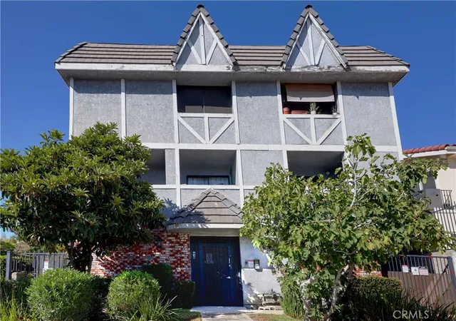 Photo 1 of Multi family home for sale at 417 W Harvard, Glendale, CA 91204 | MLS# GD26218466 | Listing updated on 2026-10-10