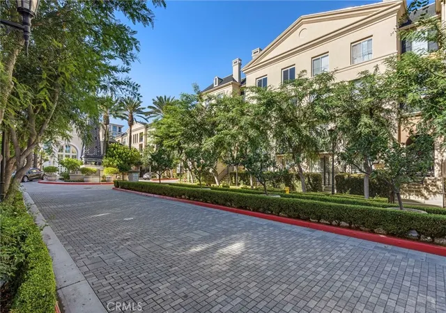 Photo 1 of Condo for sale at 3373 Watermarke, Irvine, CA 92612 | MLS# OC26219003 | Listing updated on 2026-10-11