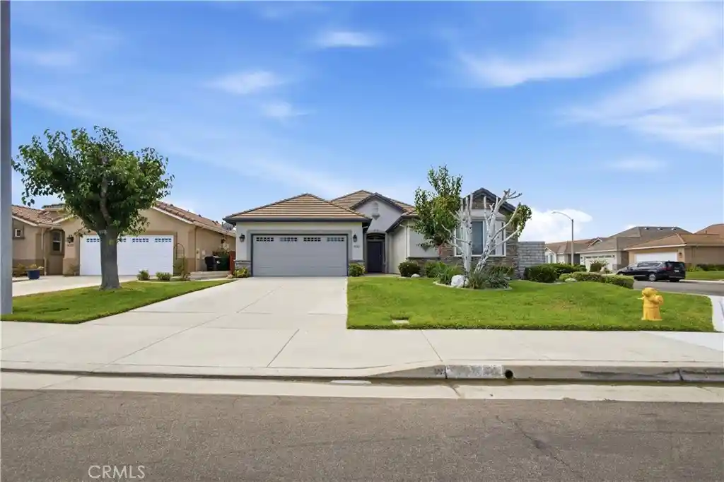 Photo 1 of Single family home for sale at 30365 Glen Ellen Cir, Murrieta, CA 92563 | MLS# CV26219056 | Listing updated on 2026-10-09