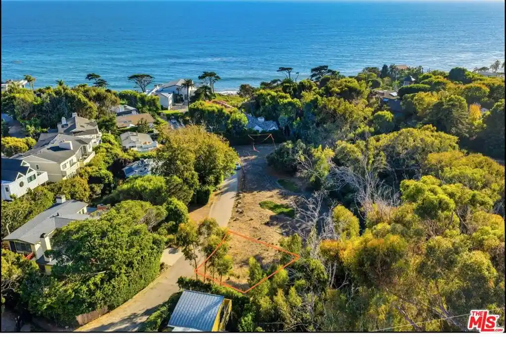 Photo 1 of Land for sale at 31888 Sea Level Dr, Malibu, CA 90265 | MLS# 26998537 | Listing updated on 2026-10-16