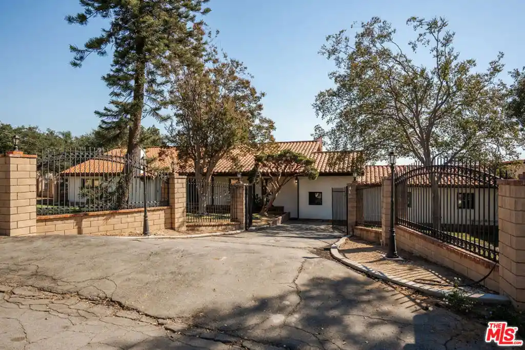 Photo 1 of Single family home for sale at 1006 W Milton Dr, Glendora, CA 91741 | MLS# 26998061 | Listing updated on 2026-10-21