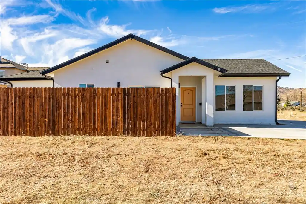 Photo 1 of Multi family home for sale at 21261 Golden Hills, Tehachapi, CA 93561 | MLS# FR26215083 | Listing updated on 2026-10-09
