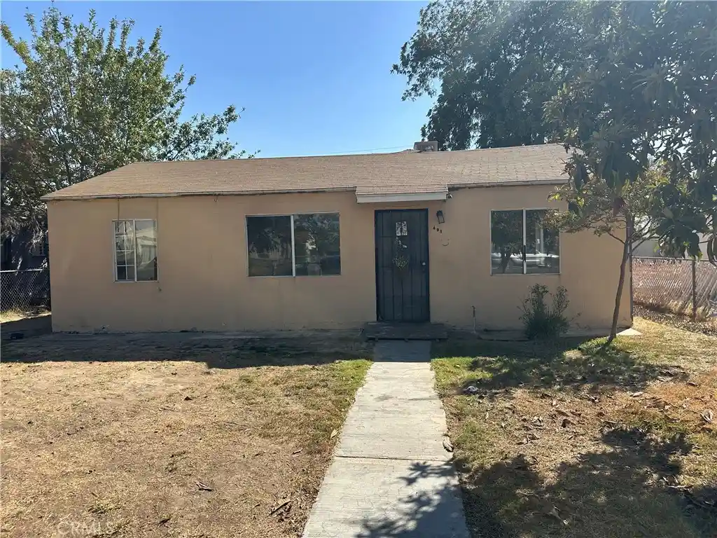 Single family home for sale at 401 4th, Bakersfield, CA 93304 | MLS# SC26219339