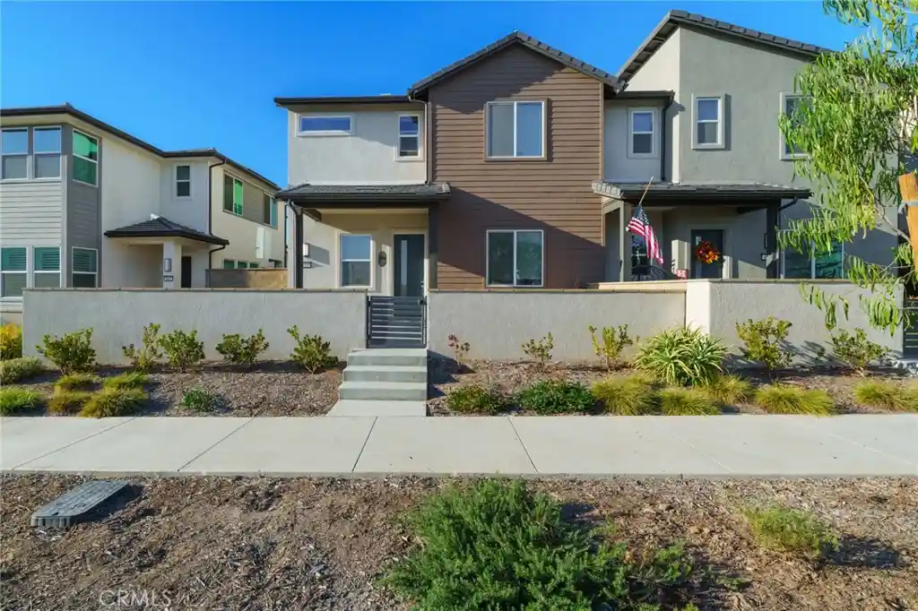 Photo 1 of Condo for sale at 663 Gadwall, Irvine, CA 92618 | MLS# IG26219368 | Listing updated on 2026-10-25