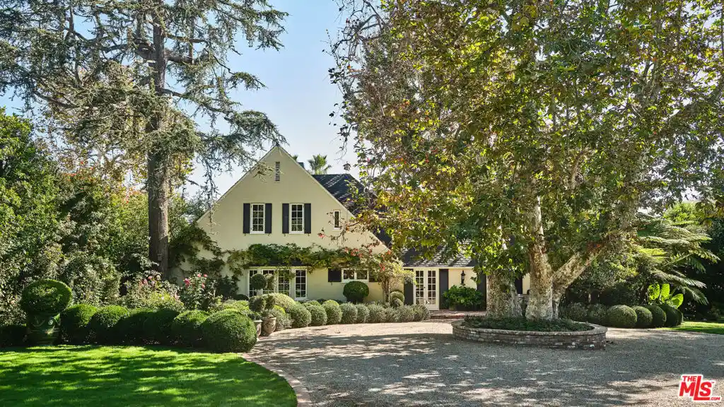 Photo 1 of Single family home for sale at 130 N Bristol Ave, Los Angeles, CA 90049 | MLS# 26997577 | Listing updated on 2026-10-16