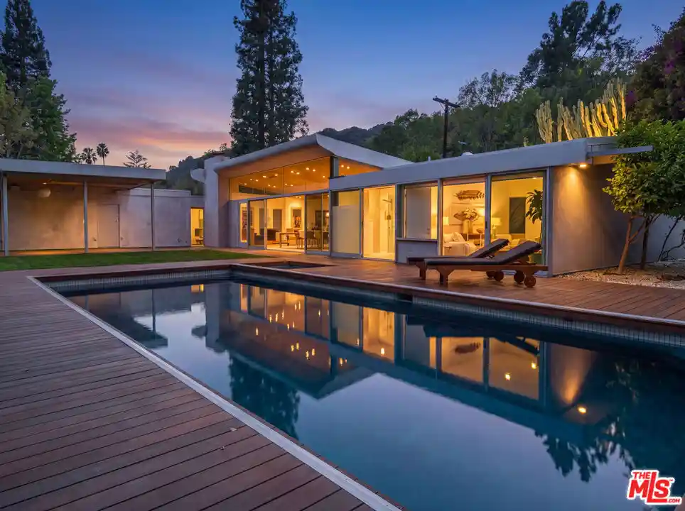 Photo 1 of Single family home for sale at 2538 Hutton Dr, Beverly Hills, CA 90210 | MLS# 26998619 | Listing updated on 2026-10-21