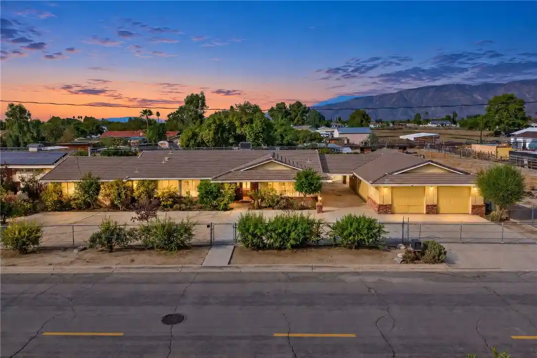 Photo 1 of Sale Pending at 1330 Eaton, Hemet, CA 92543 | MLS# SW26219552 | Listing updated on 2026-10-30
