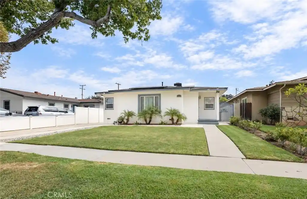 Single family home for sale at 2121 Valencia, Santa Ana, CA 92706 | MLS# IV26219660