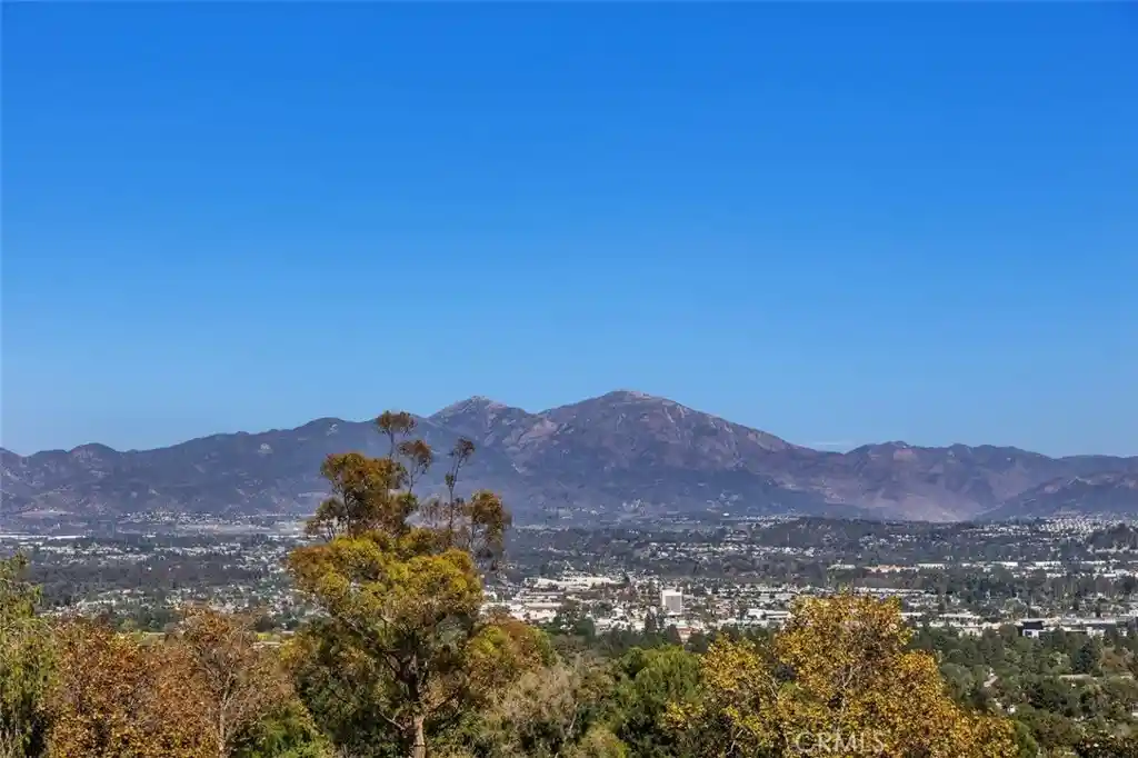 Photo 1 of Condo for sale at 4013 Calle Sonora Oeste Unit 2e, Laguna Woods, CA 92637 | MLS# LG26216853 | Listing updated on 2026-10-25