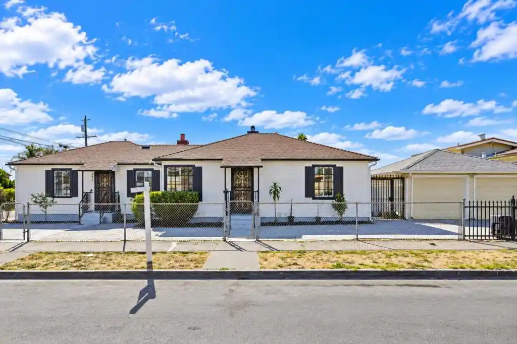 Listing Photo 1 - Condo for sale in 93339337 Cherry St located at 93339337 Cherry St, Oakland, CA 94603 - Unit 93339337 Cherry St