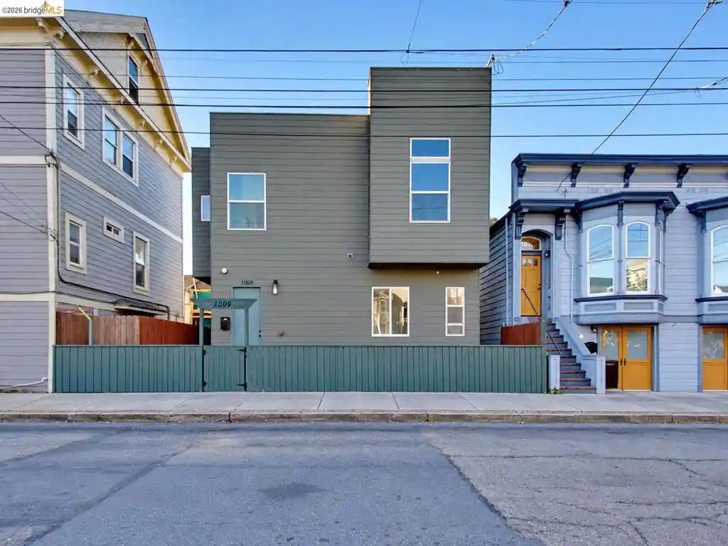 Single family home for sale at 1009 Wood, Oakland, CA 94607 | MLS# 41150749